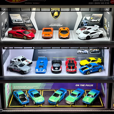 Miniature Car Garage For 1:24 1:43 And 1:64 Model Cars