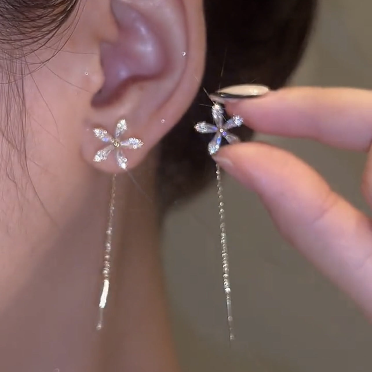 Shiny Diamond Flower Tassel Earrings Elegant Sparkling Jewelry