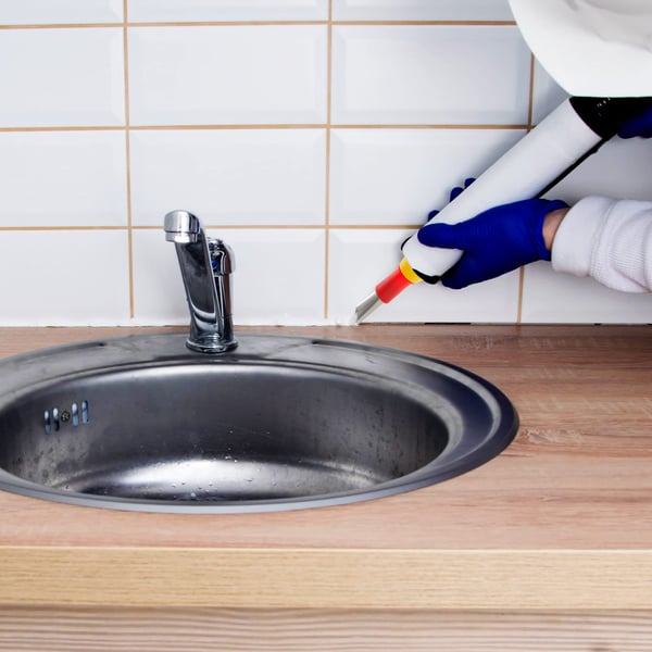 Universal Integrated Caulking Nozzle Tool Kit With Rubber Components