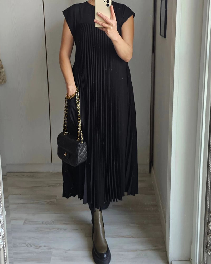 Sleeveless Pleated Dress Solid Color Elegant Simple Design