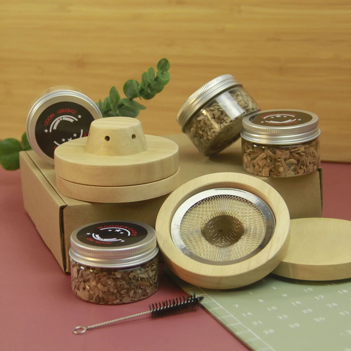 Whiskey Smoker Kit With Wooden Hood For Cocktails And Drinks