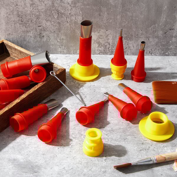 Universal Integrated Caulking Nozzle Tool Kit With Rubber Components