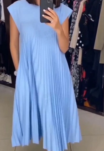 Sleeveless Pleated Dress Solid Color Elegant Simple Design