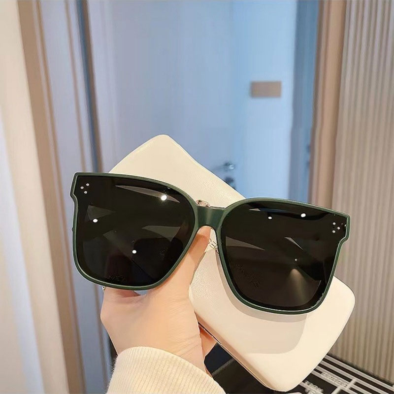 Polarised Anti-Myopia Sunglasses With Ultraviolet Protection