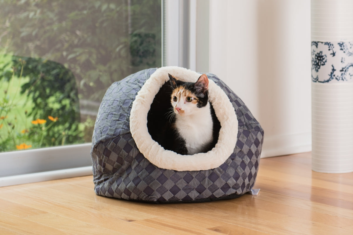 AeroMark C44 Armarkat Comfortable Cat Bed For Pets