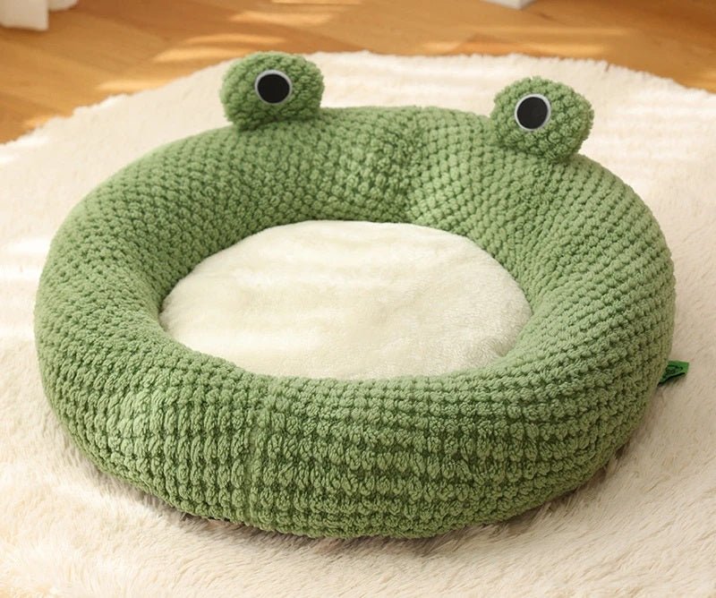 Frog-Themed Cat Bed Plush Semi-Enclosed Nest For Cats And Small Dogs