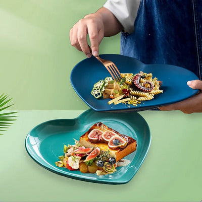 Heart Shaped Ceramic Plate Food Grade Tray For Desserts And Baking