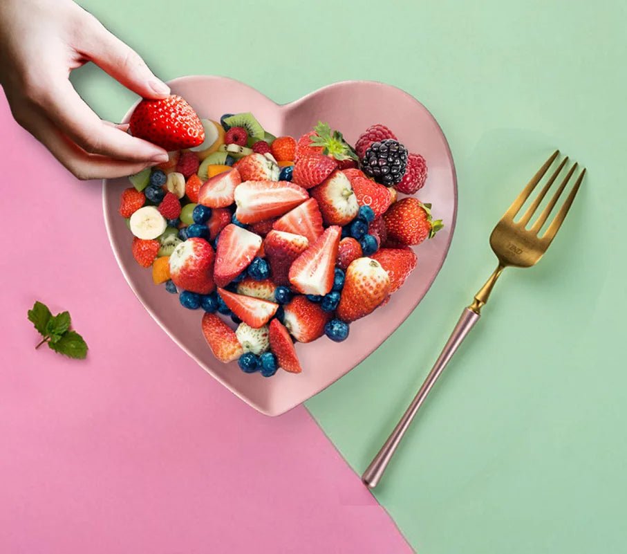 Heart Shaped Ceramic Plate Food Grade Tray For Desserts And Baking