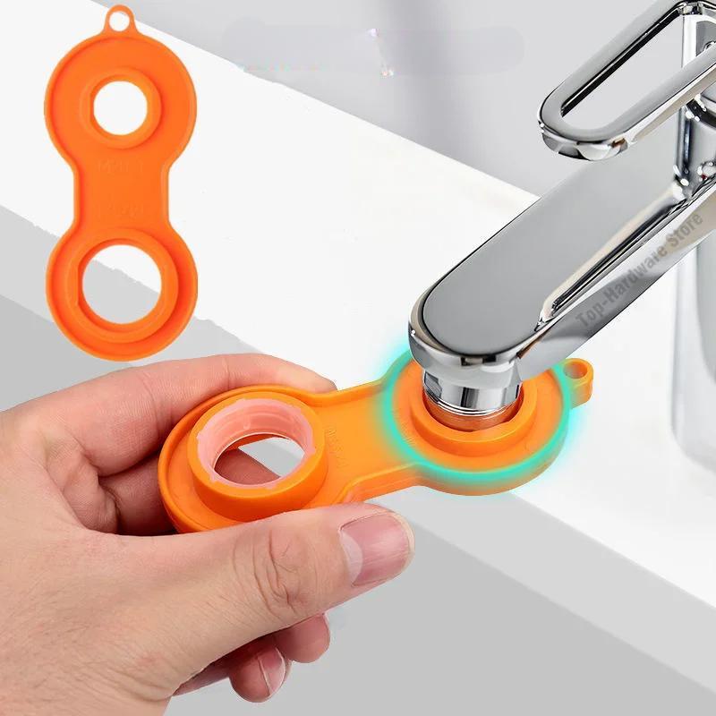 Metal Robotic Arm Faucet Extender With 1080 Degree Rotating Nozzle