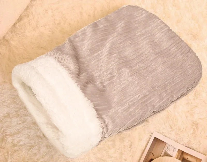Semi-Closed Pet Warm Sleeping Bag For Cozy All-Season Comfort