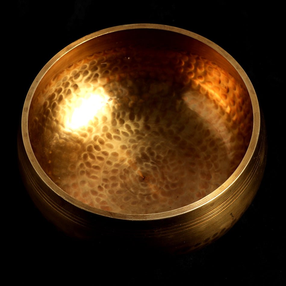 Silent Mind Tibetan Singing Bowl Set With Antique Design