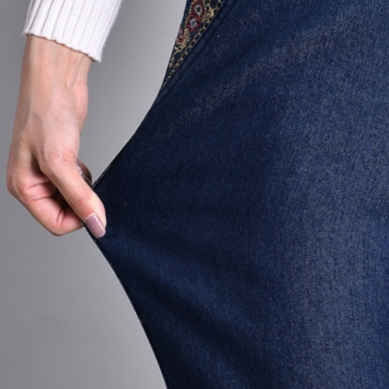Women's Elastic Waist Jeans With Side Pockets Full Comfort
