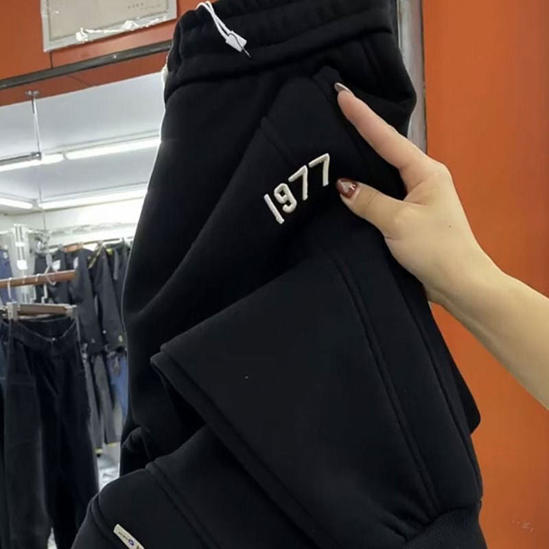 Women's Warm Joggers With Drawstring Waist And Pockets