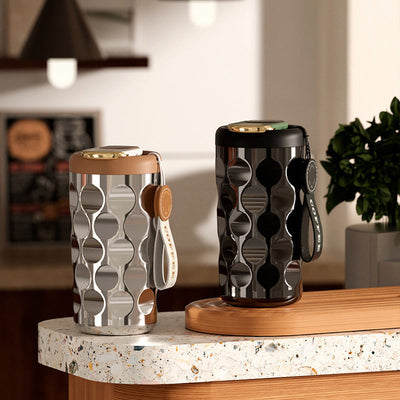 Large Capacity Temperature Display Coffee Cup With Leak Proof Lid