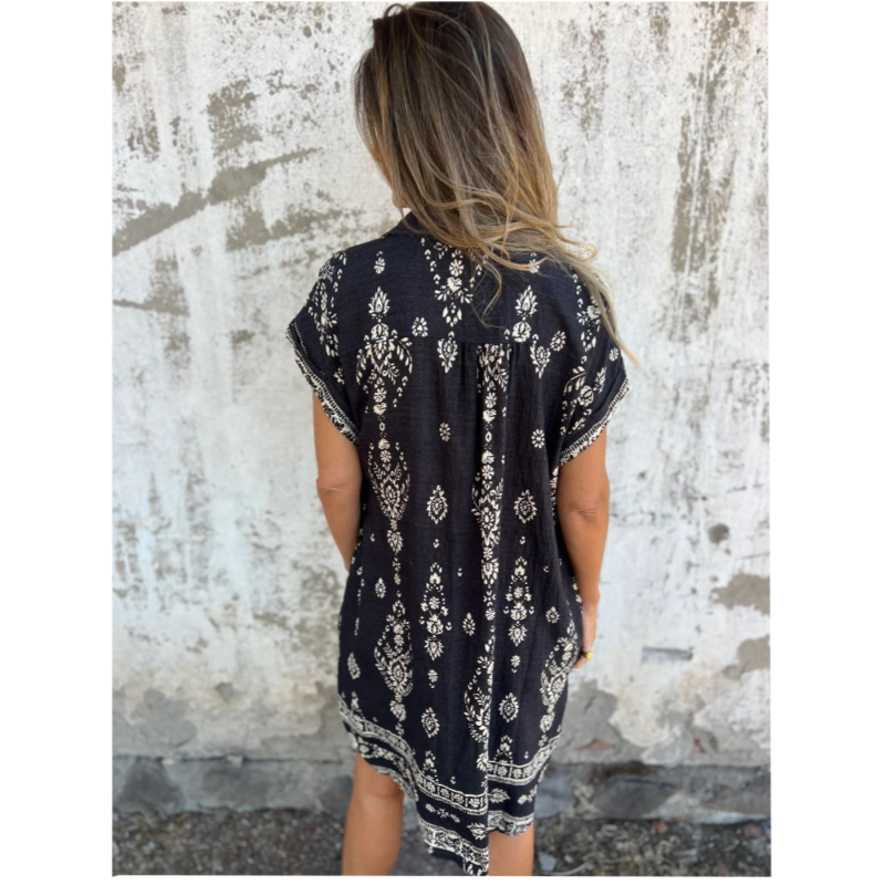 Loose-Fit Printed Dress With Short Sleeves And Pockets