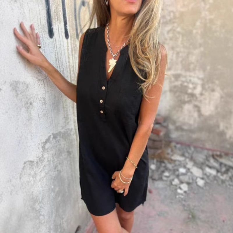 Women's Sleeveless V-Neck Dress With Button And Pocket Detail