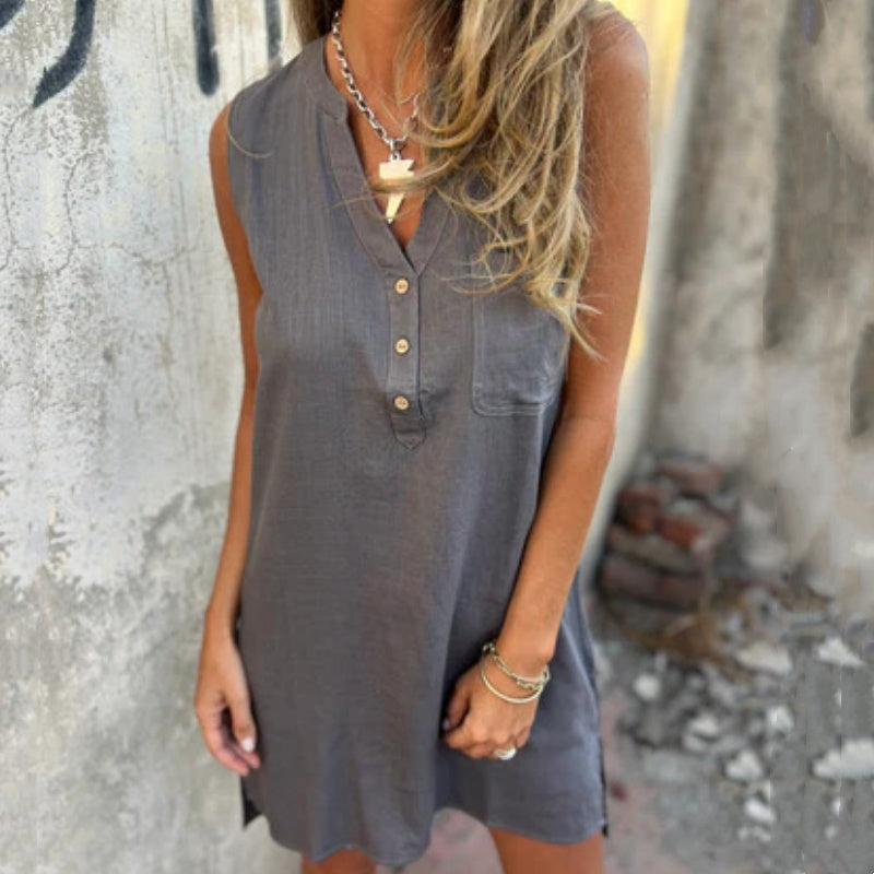 Women's Sleeveless V-Neck Dress With Button And Pocket Detail