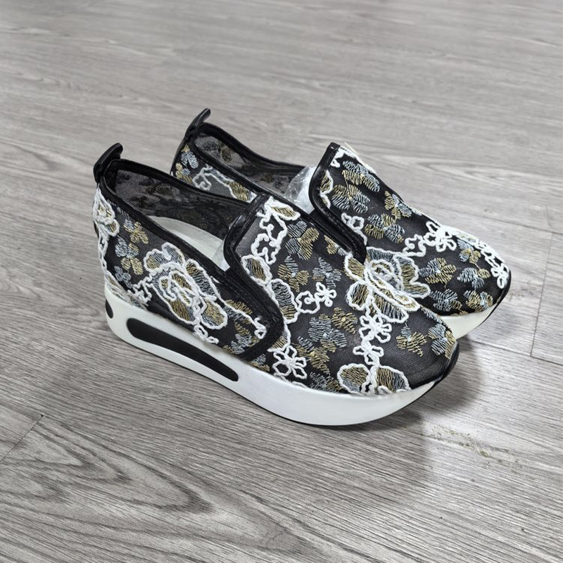 Women's Breathable Mesh Casual Shoes With Thick Sole Comfort